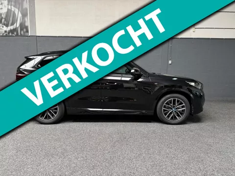 BMW IX1 XDrive30 Launch Edition 67 kw M-Pakket Pano